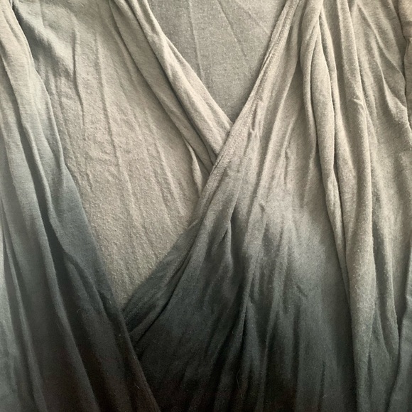 OMBRÉ GREY TO NAVY / BLACK LIGHTWEIGHT SWEATER - Picture 3 of 4